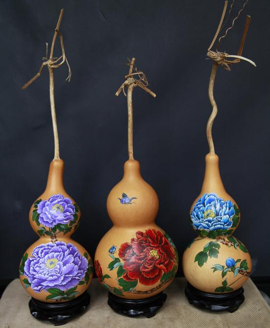 种类繁多的葫芦手工艺品